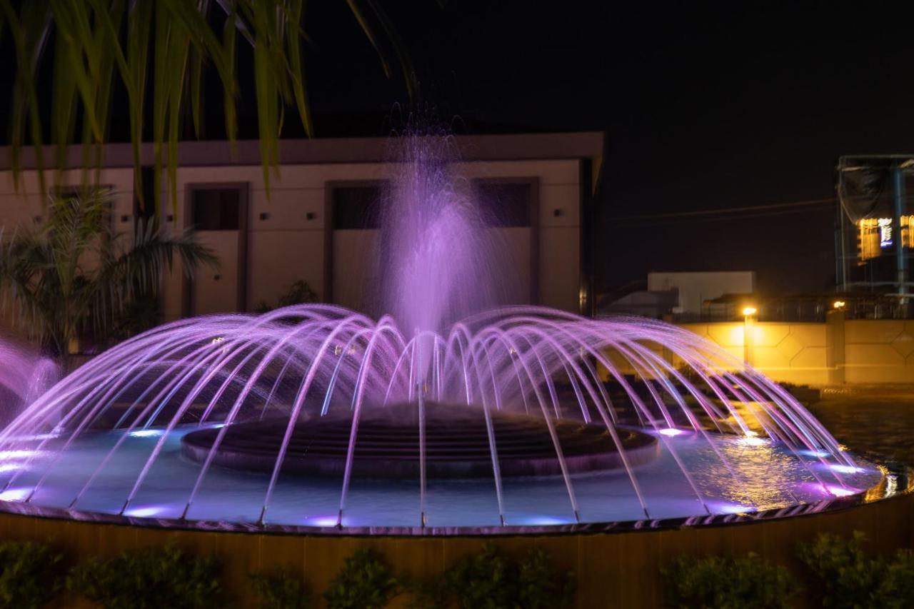 Imperial Plaza Hotel & Resort Dżuba Zewnętrze zdjęcie