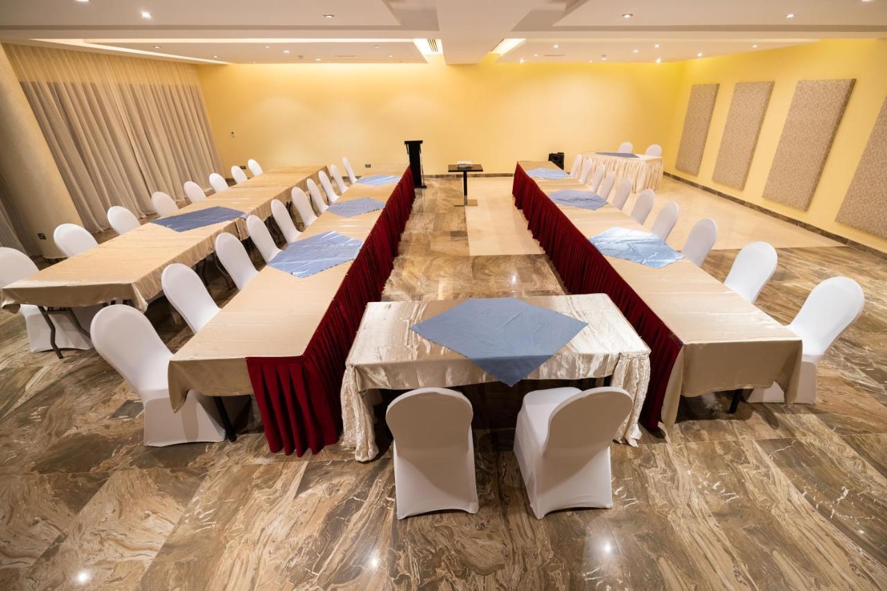 Imperial Plaza Hotel & Resort Dżuba Zewnętrze zdjęcie