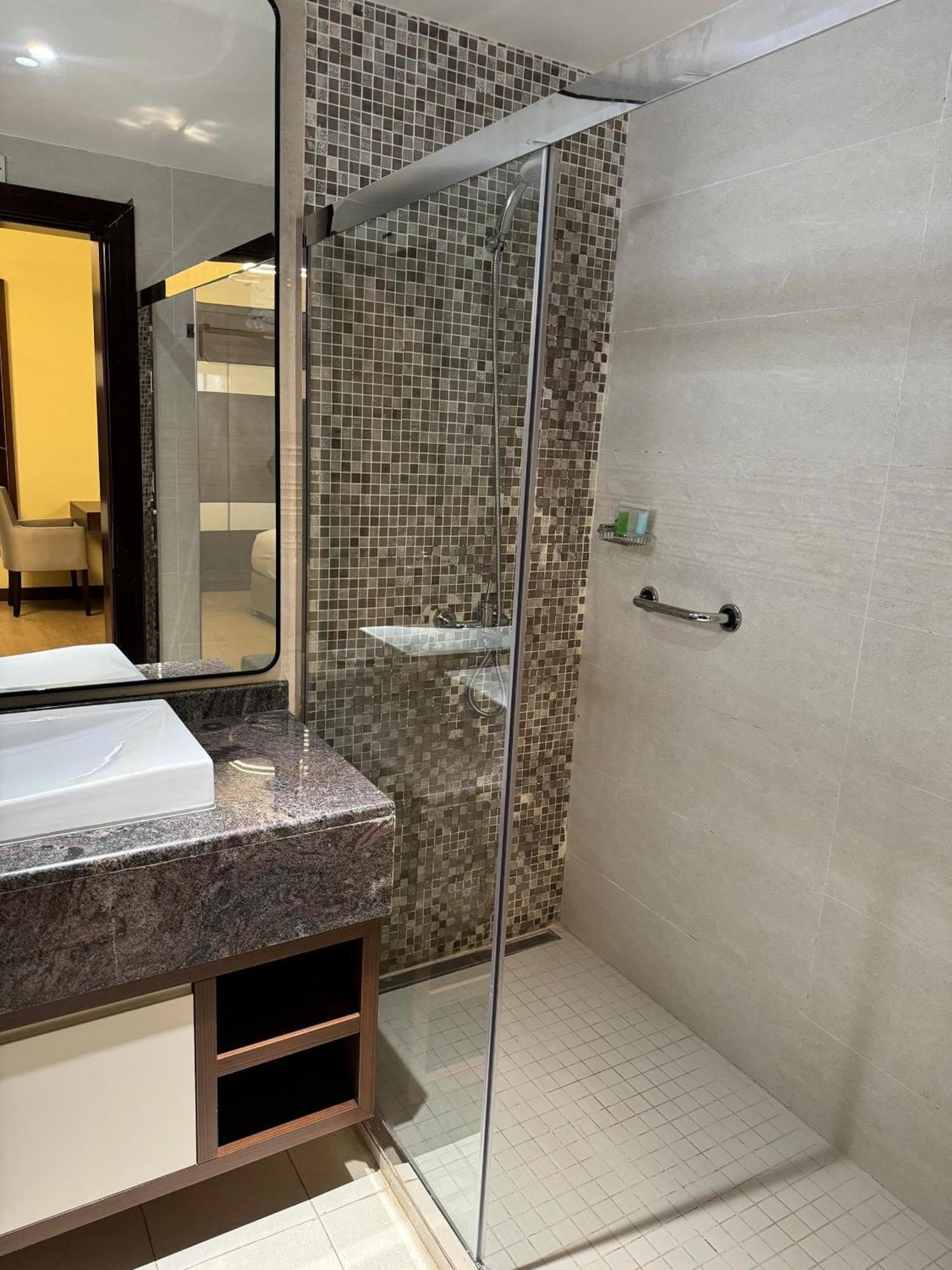 Imperial Plaza Hotel & Resort Dżuba Zewnętrze zdjęcie